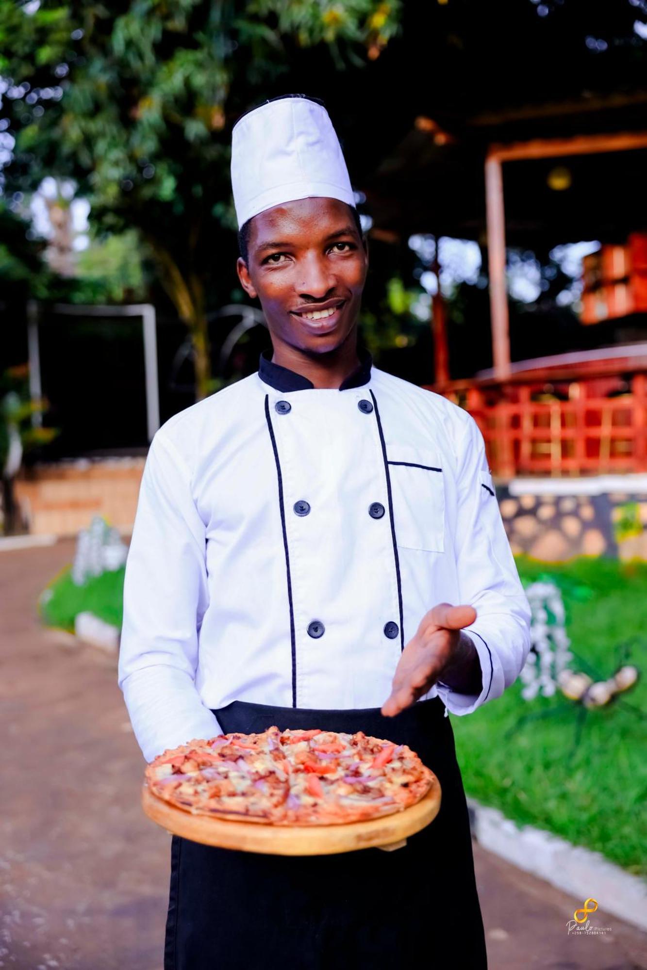 Golden Court Hotel Kampala Luaran gambar